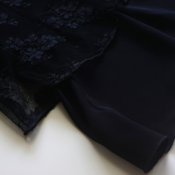 Bill Cost Top with Lace Detail - Picture 4 of 4